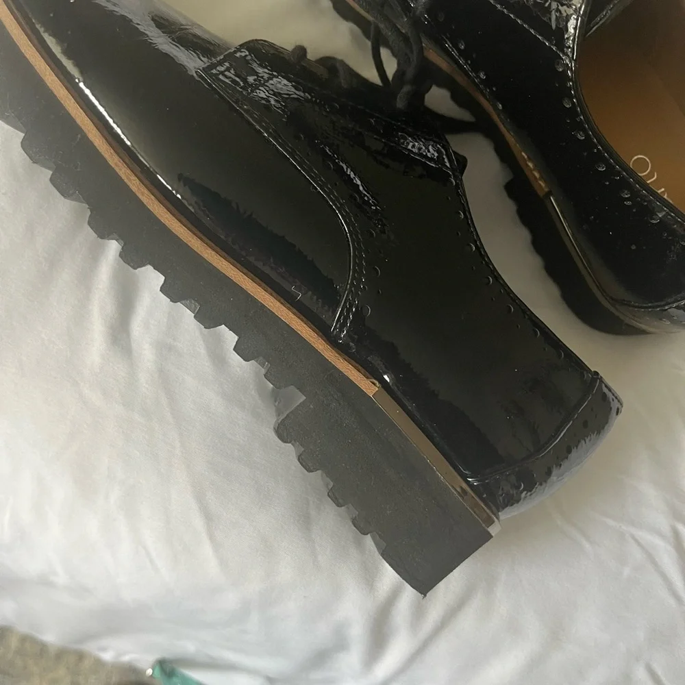 Shoes - Picture 4 of 5